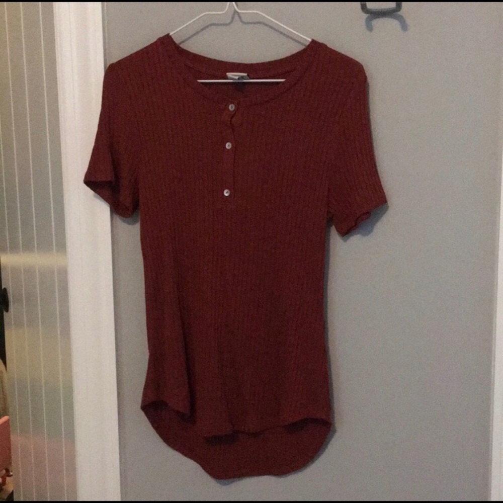 Dark red/orange shirt
